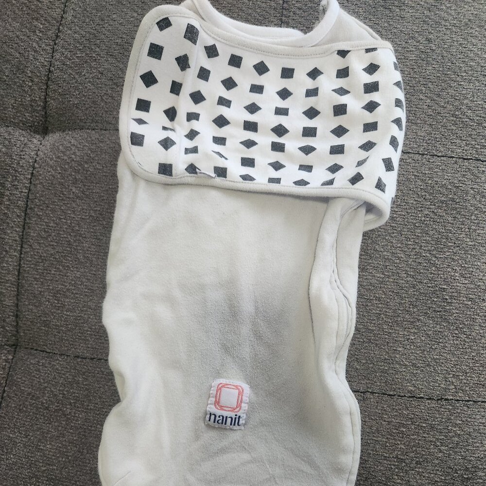 Nanit Baby Sleep Sack Swaddle - White with Black Pattern